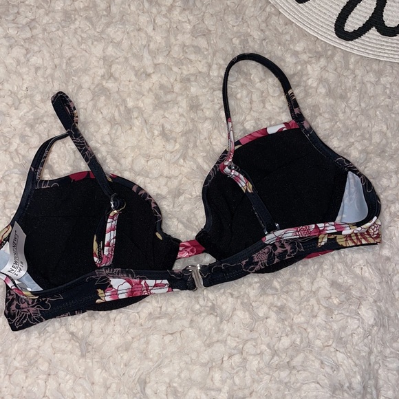 Women’s Newport News Bikini Top - Picture 3 of 8